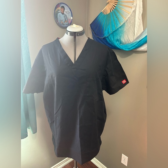 Dickies Mens black scrub top. Size Large. NWOT - Picture 3 of 6